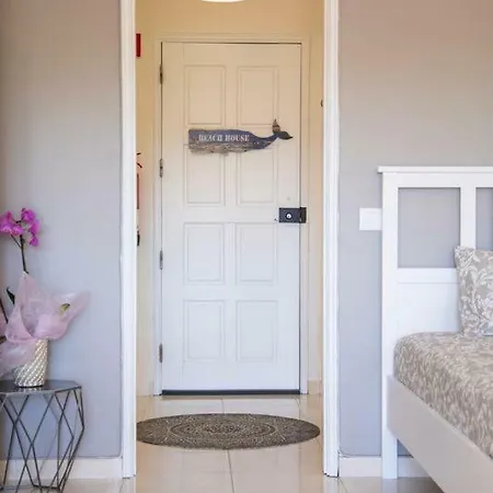 Luisa's Beach By Real Life Concierge Apartman